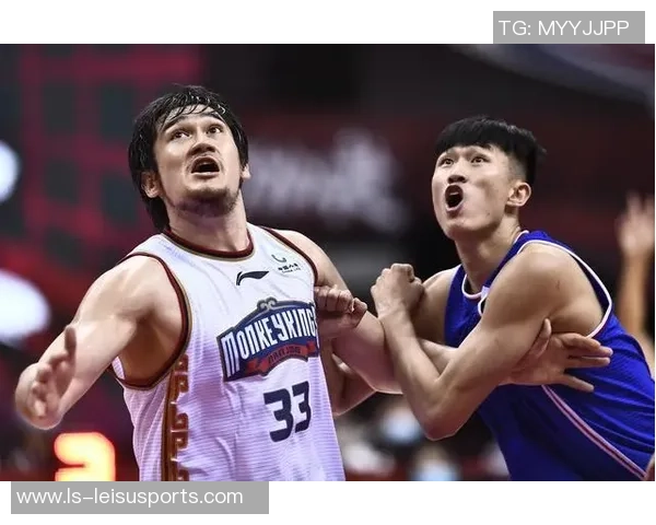 重庆篮球队与南京篮球队赛后复盘分析双方状态及表现对比
