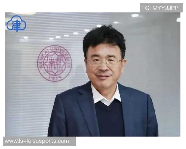 陈军专访：从青涩少年到足球传奇的成长之路回顾与展望